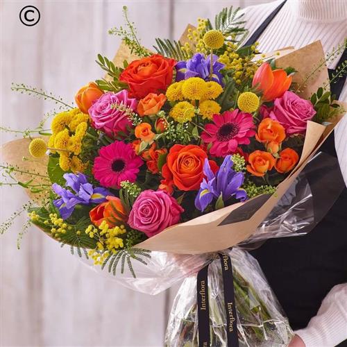 Delux Vibrant Hand Tied