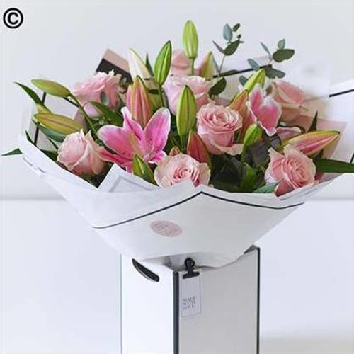 Simply Luxury Pink Rose &amp; Lily 