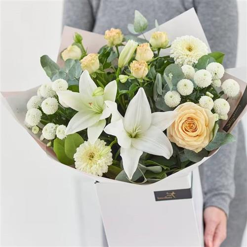 Beautiful Neutral Bouquet