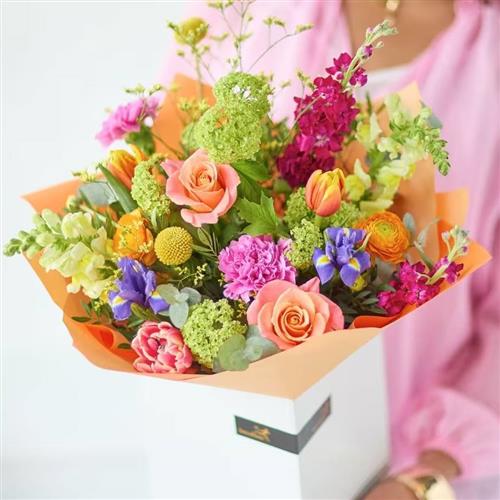  A Luxury Classic Spring Bouquet