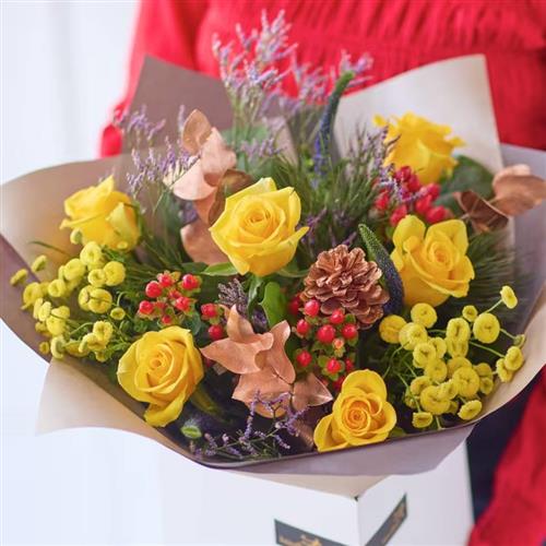 Winter Yellow Rose Bouquet