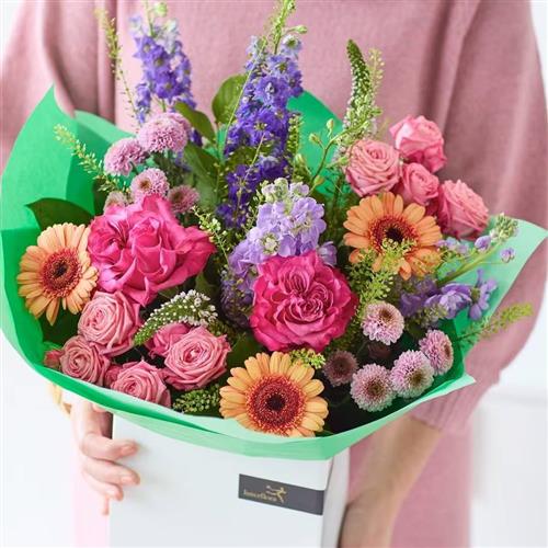 Lavish Bright Bouquet